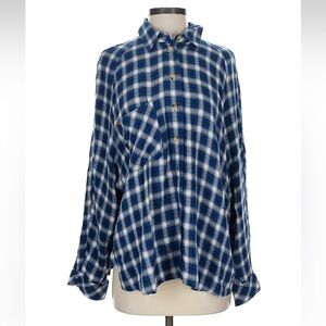 BDG Navy and Cream Plaid Shirt - Size M - EUC - Great For Layering